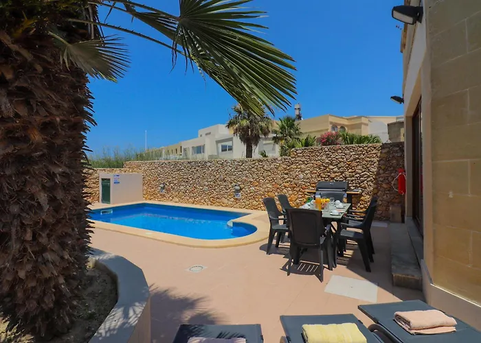 Fieldend - Gozo فيلة