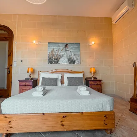 Fieldend - Gozo Għarb